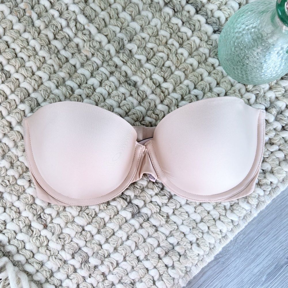 Victoria’s Secret Nude/ Tan Strapless Multi-way bra